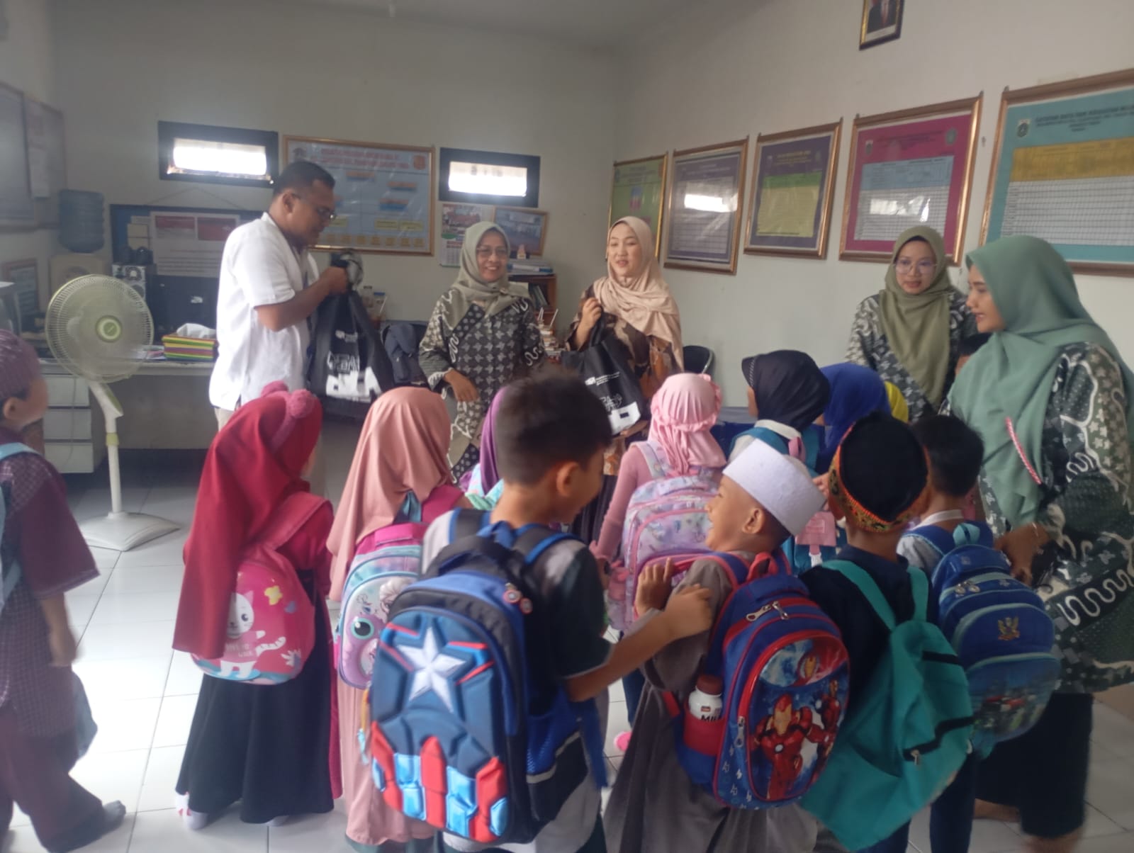 Wisata LiterAsyik X Guru Tamu Kota Administrasi Jakarta Timur Ke PAUD Benih Strawberry